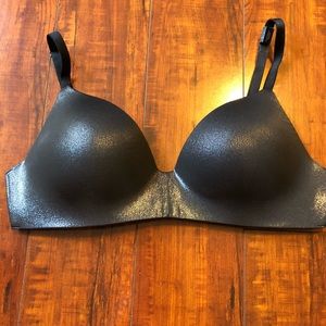 💝NWOT**wireless •VS BRA•💝